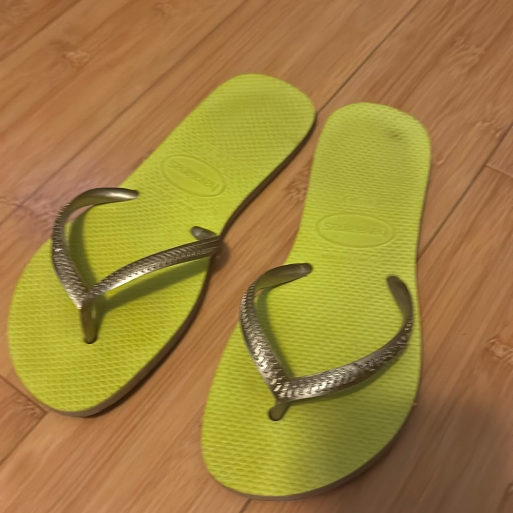 Havainas flip flops